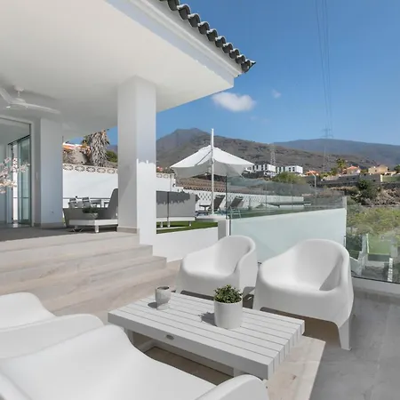 Private * Candelaria